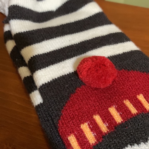 LEGALE- Keep your Merry Socks On! - Picture 7 of 9